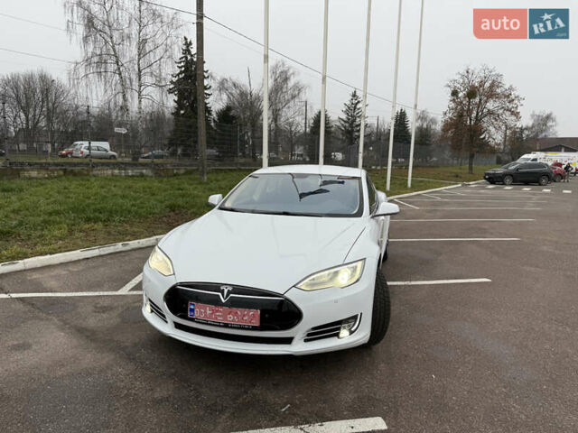 Белый Тесла Модель С, объемом двигателя 0 л и пробегом 217 тыс. км за 11200 $, фото 1 на Automoto.ua