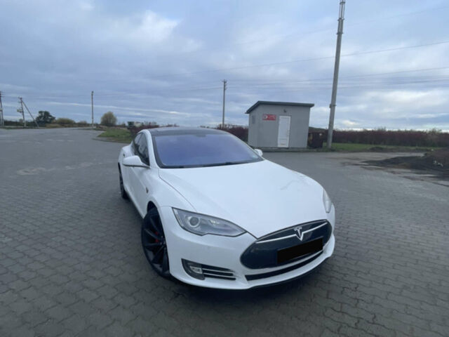Белый Тесла Модель С, объемом двигателя 0 л и пробегом 246 тыс. км за 18100 $, фото 1 на Automoto.ua