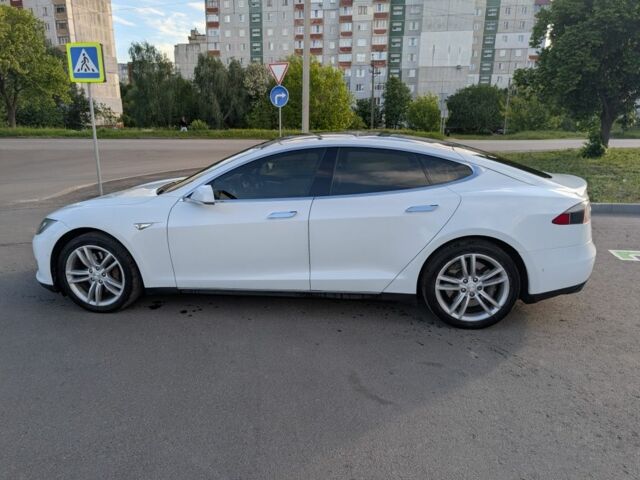 Білий Тесла Модель С, об'ємом двигуна 0 л та пробігом 197 тис. км за 13200 $, фото 1 на Automoto.ua