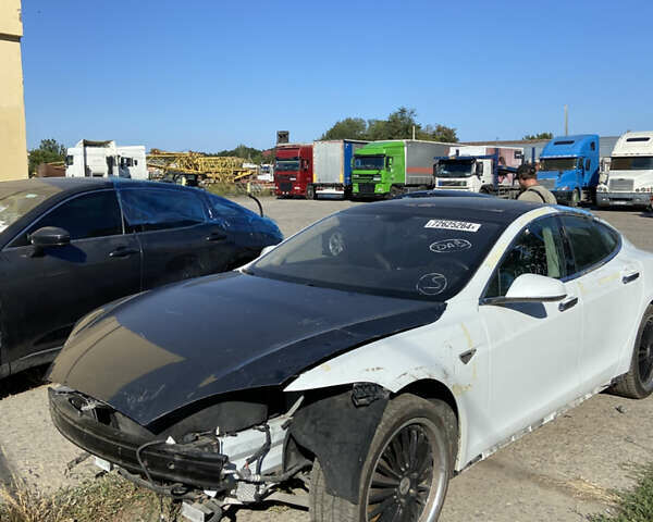 Білий Тесла Модель С, об'ємом двигуна 0 л та пробігом 163 тис. км за 8700 $, фото 1 на Automoto.ua