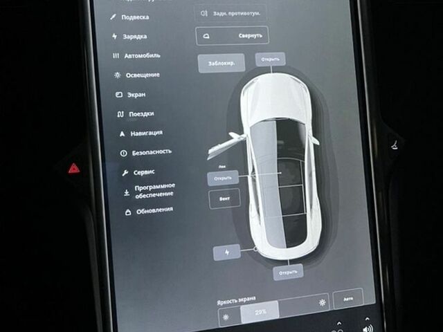Белый Тесла Модель С, объемом двигателя 0 л и пробегом 213 тыс. км за 11500 $, фото 1 на Automoto.ua