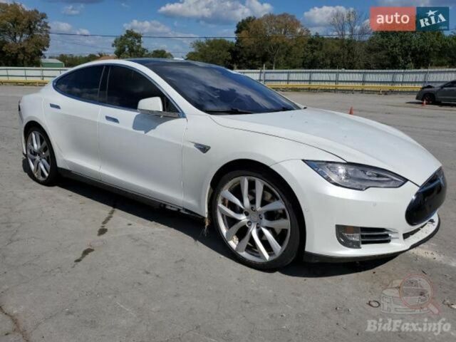 Білий Тесла Модель С, об'ємом двигуна 0 л та пробігом 199 тис. км за 9500 $, фото 1 на Automoto.ua