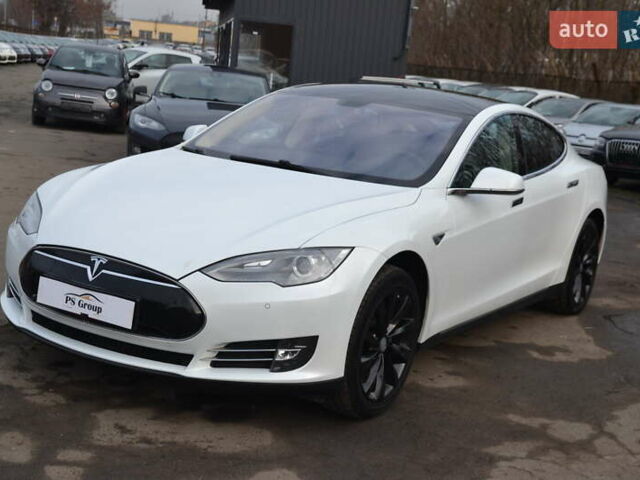 Білий Тесла Модель С, об'ємом двигуна 0 л та пробігом 204 тис. км за 12999 $, фото 1 на Automoto.ua