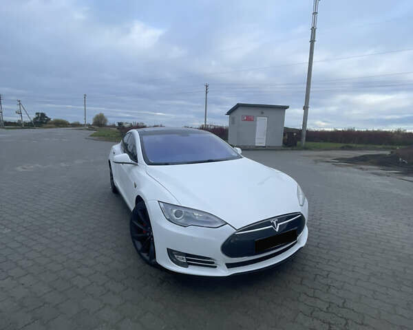 Белый Тесла Модель С, объемом двигателя 0 л и пробегом 246 тыс. км за 18500 $, фото 1 на Automoto.ua
