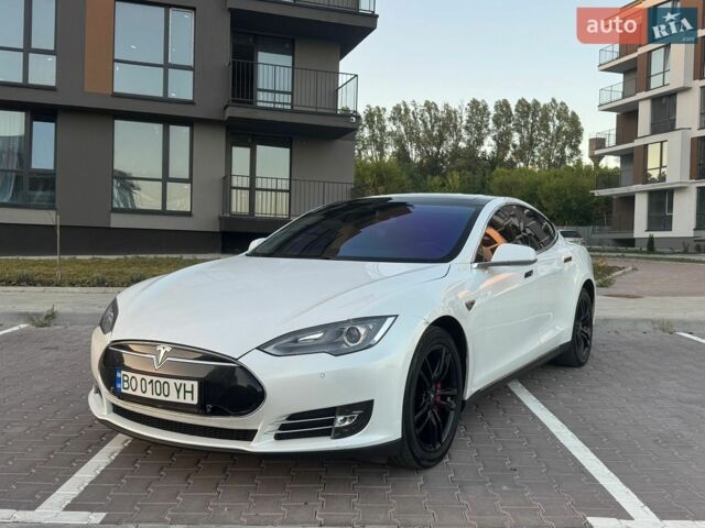 Белый Тесла Модель С, объемом двигателя 0 л и пробегом 258 тыс. км за 13900 $, фото 1 на Automoto.ua