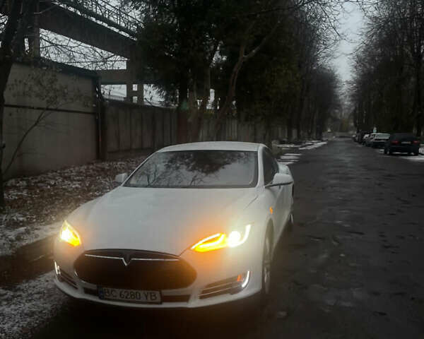 Белый Тесла Модель С, объемом двигателя 0 л и пробегом 193 тыс. км за 12200 $, фото 1 на Automoto.ua
