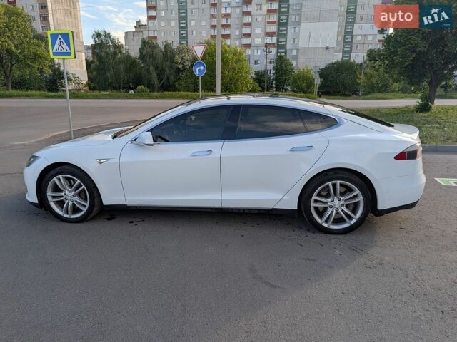 Белый Тесла Модель С, объемом двигателя 0 л и пробегом 197 тыс. км за 12999 $, фото 1 на Automoto.ua