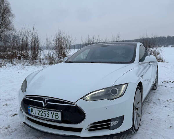 Білий Тесла Модель С, об'ємом двигуна 0 л та пробігом 208 тис. км за 12900 $, фото 1 на Automoto.ua