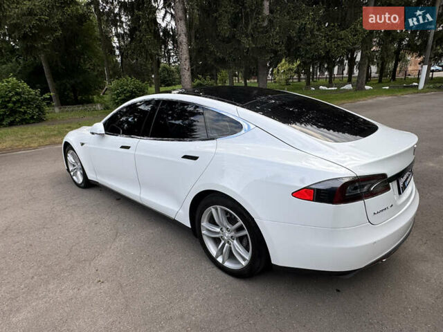 Белый Тесла Модель С, объемом двигателя 0 л и пробегом 169 тыс. км за 14500 $, фото 1 на Automoto.ua
