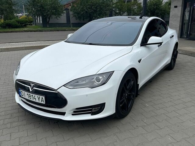 Белый Тесла Модель С, объемом двигателя 0 л и пробегом 180 тыс. км за 16000 $, фото 1 на Automoto.ua
