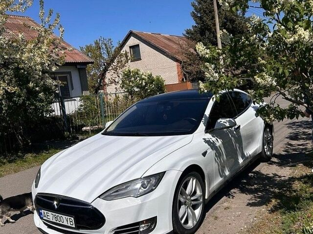 Білий Тесла Модель С, об'ємом двигуна 0 л та пробігом 190 тис. км за 12600 $, фото 1 на Automoto.ua