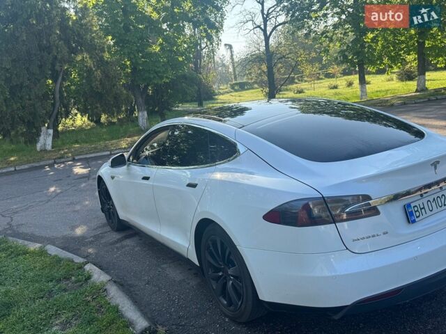 Белый Тесла Модель С, объемом двигателя 0 л и пробегом 256 тыс. км за 12500 $, фото 1 на Automoto.ua
