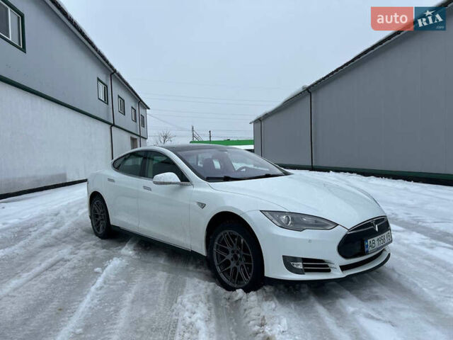 Белый Тесла Модель С, объемом двигателя 0 л и пробегом 80 тыс. км за 12900 $, фото 1 на Automoto.ua