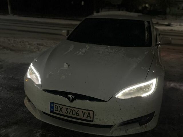 Білий Тесла Модель С, об'ємом двигуна 0 л та пробігом 150 тис. км за 16800 $, фото 1 на Automoto.ua