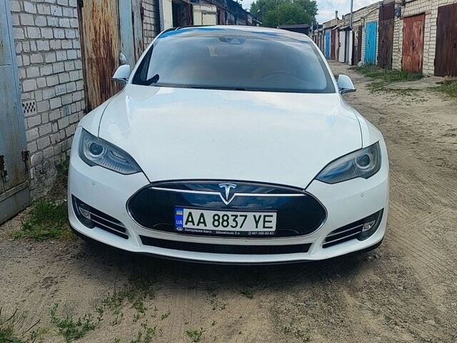 Білий Тесла Модель С, об'ємом двигуна 0 л та пробігом 199 тис. км за 10900 $, фото 1 на Automoto.ua