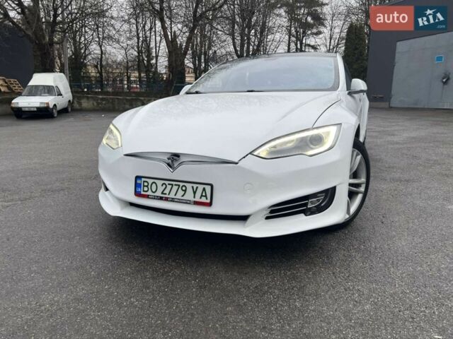 Білий Тесла Модель С, об'ємом двигуна 0 л та пробігом 170 тис. км за 16900 $, фото 1 на Automoto.ua