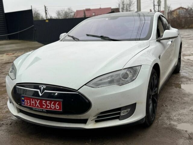 Белый Тесла Модель С, объемом двигателя 0 л и пробегом 393 тыс. км за 7999 $, фото 1 на Automoto.ua