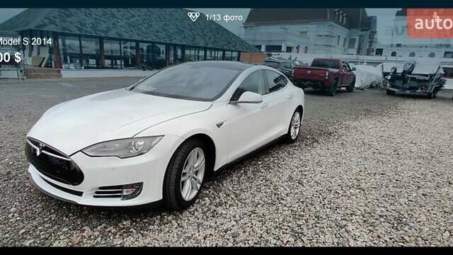 Белый Тесла Модель С, объемом двигателя 0 л и пробегом 165 тыс. км за 18300 $, фото 1 на Automoto.ua