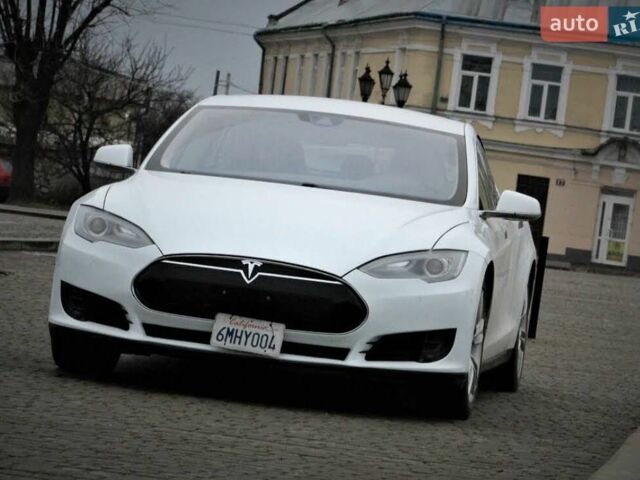 Білий Тесла Модель С, об'ємом двигуна 0 л та пробігом 85 тис. км за 13800 $, фото 1 на Automoto.ua