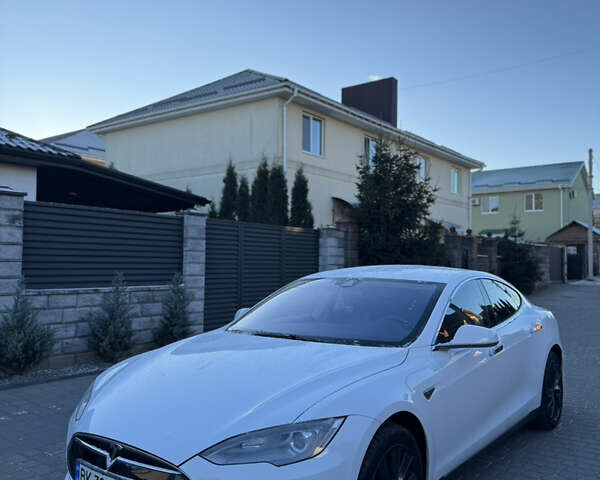 Белый Тесла Модель С, объемом двигателя 0 л и пробегом 108 тыс. км за 14950 $, фото 1 на Automoto.ua