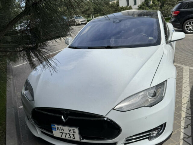 Белый Тесла Модель С, объемом двигателя 0 л и пробегом 115 тыс. км за 16700 $, фото 1 на Automoto.ua