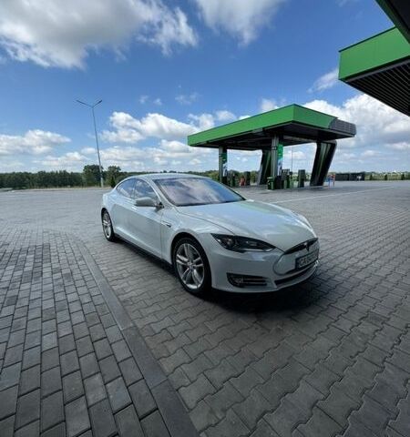 Белый Тесла Модель С, объемом двигателя 0 л и пробегом 120 тыс. км за 14500 $, фото 1 на Automoto.ua