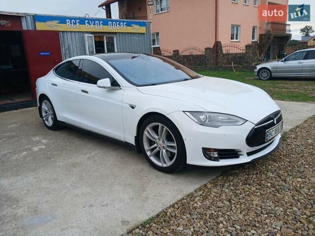 Белый Тесла Модель С, объемом двигателя 0 л и пробегом 135 тыс. км за 14500 $, фото 1 на Automoto.ua
