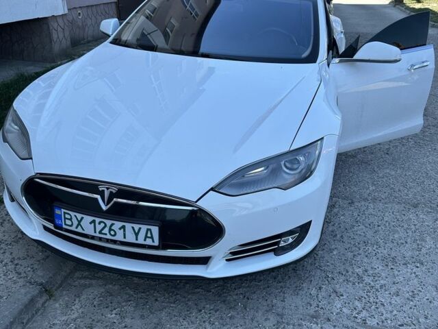 Белый Тесла Модель С, объемом двигателя 0 л и пробегом 160 тыс. км за 9473 $, фото 1 на Automoto.ua