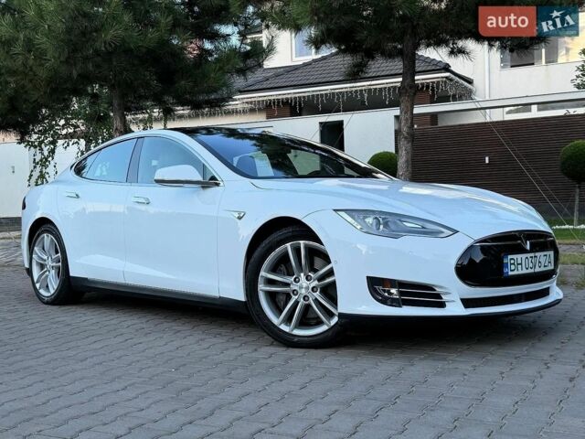 Белый Тесла Модель С, объемом двигателя 0 л и пробегом 146 тыс. км за 13999 $, фото 1 на Automoto.ua