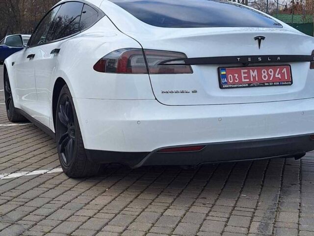 Білий Тесла Модель С, об'ємом двигуна 0 л та пробігом 240 тис. км за 15500 $, фото 1 на Automoto.ua