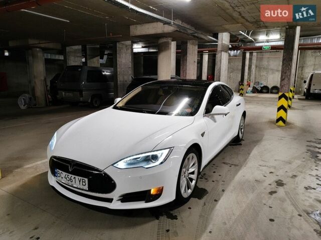 Белый Тесла Модель С, объемом двигателя 0 л и пробегом 188 тыс. км за 14500 $, фото 1 на Automoto.ua