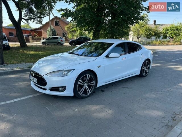 Белый Тесла Модель С, объемом двигателя 0 л и пробегом 340 тыс. км за 14000 $, фото 1 на Automoto.ua