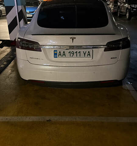 Белый Тесла Модель С, объемом двигателя 0 л и пробегом 101 тыс. км за 16000 $, фото 1 на Automoto.ua