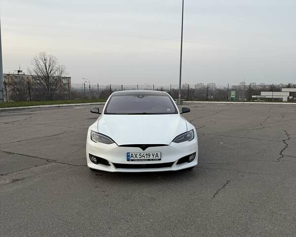 Білий Тесла Модель С, об'ємом двигуна 0 л та пробігом 144 тис. км за 16500 $, фото 1 на Automoto.ua