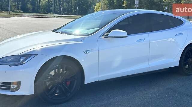 Белый Тесла Модель С, объемом двигателя 0 л и пробегом 132 тыс. км за 13500 $, фото 1 на Automoto.ua