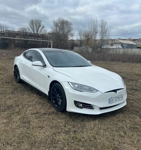 Белый Тесла Модель С, объемом двигателя 0 л и пробегом 208 тыс. км за 15000 $, фото 1 на Automoto.ua