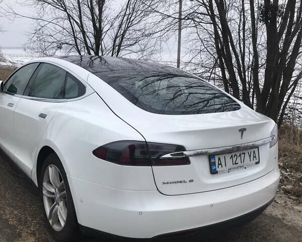 Білий Тесла Модель С, об'ємом двигуна 0 л та пробігом 130 тис. км за 14900 $, фото 1 на Automoto.ua