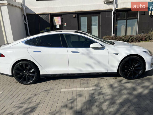 Білий Тесла Модель С, об'ємом двигуна 0 л та пробігом 250 тис. км за 14400 $, фото 1 на Automoto.ua