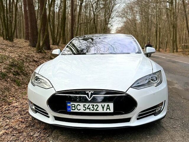Білий Тесла Модель С, об'ємом двигуна 0.32 л та пробігом 116 тис. км за 17000 $, фото 1 на Automoto.ua