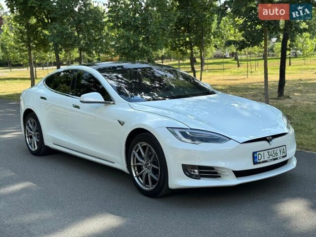 Белый Тесла Модель С, объемом двигателя 0 л и пробегом 137 тыс. км за 18900 $, фото 1 на Automoto.ua