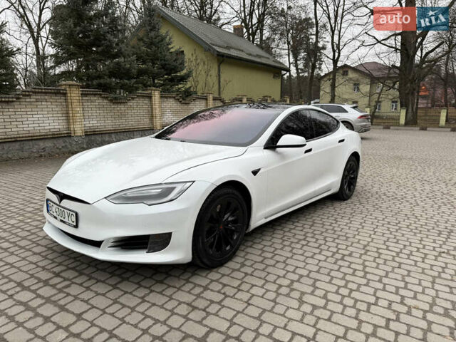 Белый Тесла Модель С, объемом двигателя 0 л и пробегом 199 тыс. км за 15499 $, фото 1 на Automoto.ua