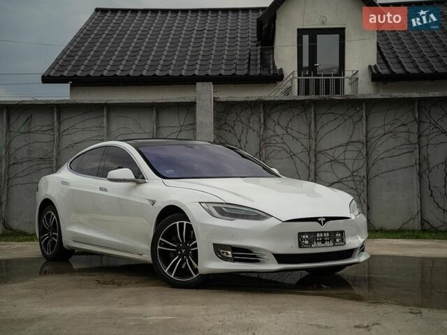 Белый Тесла Модель С, объемом двигателя 0 л и пробегом 190 тыс. км за 16499 $, фото 1 на Automoto.ua