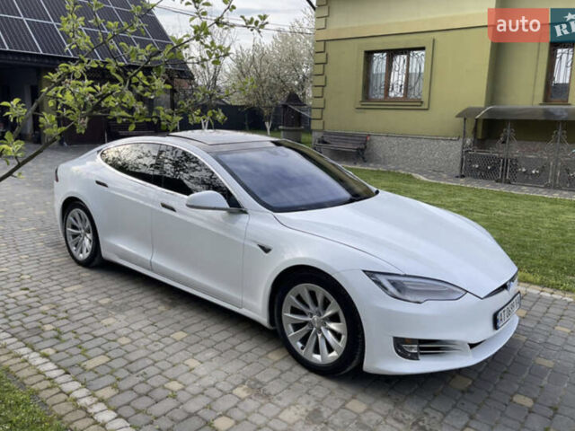 Белый Тесла Модель С, объемом двигателя 0 л и пробегом 106 тыс. км за 16500 $, фото 1 на Automoto.ua