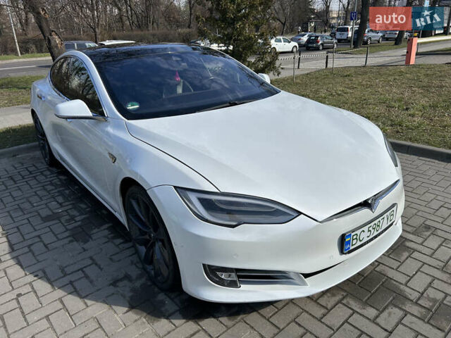 Білий Тесла Модель С, об'ємом двигуна 0 л та пробігом 70 тис. км за 23500 $, фото 1 на Automoto.ua