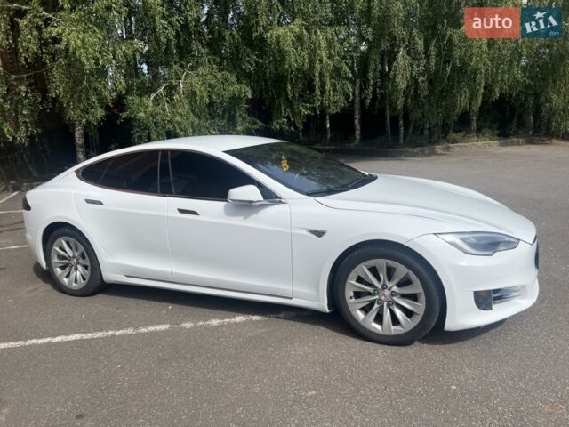 Білий Тесла Модель С, об'ємом двигуна 0 л та пробігом 117 тис. км за 21500 $, фото 1 на Automoto.ua
