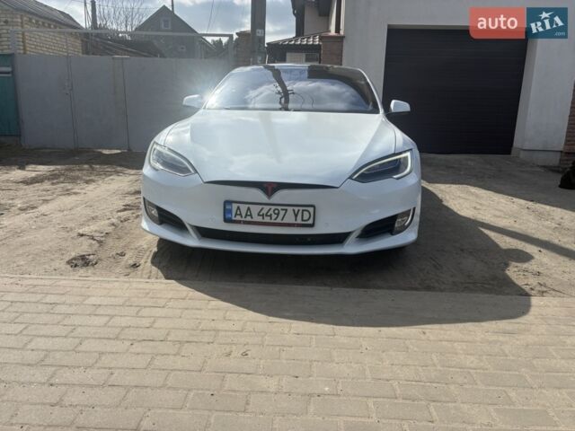 Білий Тесла Модель С, об'ємом двигуна 0 л та пробігом 260 тис. км за 17000 $, фото 1 на Automoto.ua