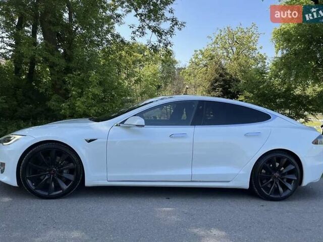 Белый Тесла Модель С, объемом двигателя 0 л и пробегом 70 тыс. км за 27500 $, фото 1 на Automoto.ua