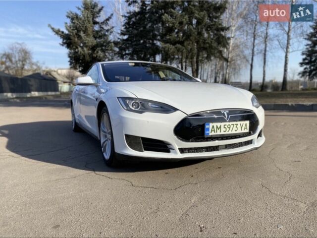 Білий Тесла Модель С, об'ємом двигуна 0 л та пробігом 180 тис. км за 14554 $, фото 1 на Automoto.ua