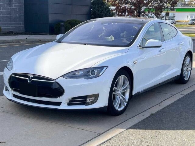Білий Тесла Модель С, об'ємом двигуна 0 л та пробігом 74 тис. км за 11900 $, фото 1 на Automoto.ua