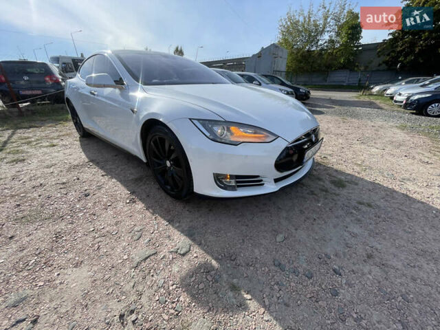Белый Тесла Модель С, объемом двигателя 0 л и пробегом 189 тыс. км за 15990 $, фото 1 на Automoto.ua